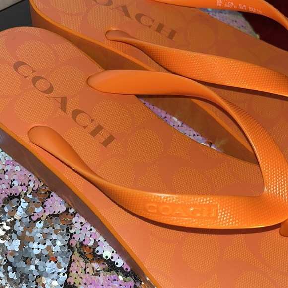 Coach Flip Flops - Picture 5 of 7